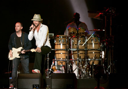 Jamiroquai thrills audience with electric performance on Yas Island.