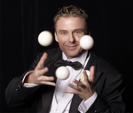 The record-breaking Gentleman Juggler in Summer In Abu Dhabi 