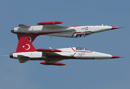 Turkish Delight for Visitors to 2011 AL AIN Aerobatic Show
