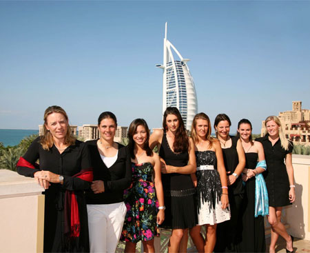 Sorenstam with fellow players Nina Reis (right) Marianne Skarpnord (4th from right), Frances Bondad, Marjet van der Graaff, Julie Greciet, Caroline Afonso, and Maria Verchenova